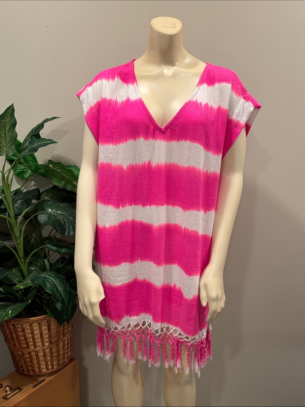 Southern Tide Hot Pink & White Tie-Dye V-Neck Fringe Cover-Up